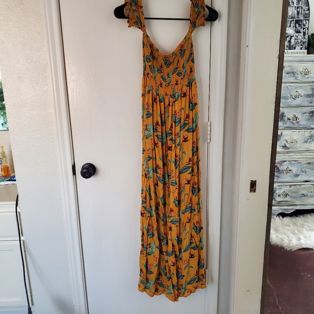 Medium Yellow Forever 21 Island Maxi Dress